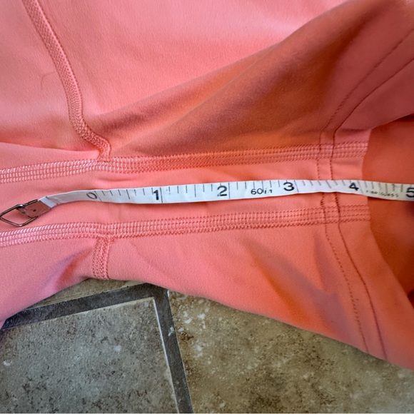 Lululemon align short HR 4” sunny coral - Picture 8 of 9